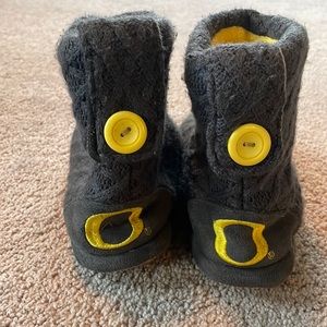 Oregon Ducks girls slippers size 8/9